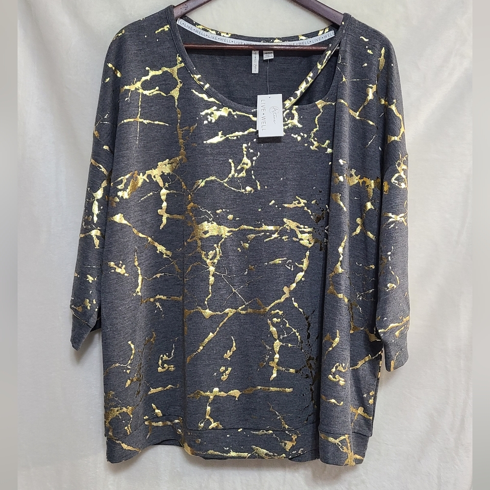 Live Well Active Women's Gray & Gold Top Size 18-20. NWT